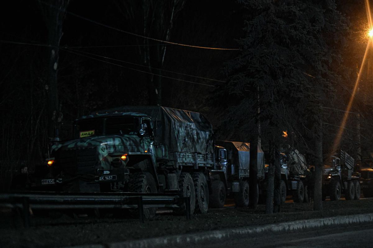 Российская военная техника продвигается к Донецку, 23 февраля 2022 года. Фото: Stringer / Anadolu Agency / Getty Images