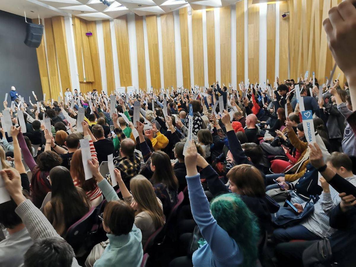 Голосование на собрании инициативной группы по выдвижению Дунцовой, 17 декабря 2023 года. Фото: Екатерина Дунцова / Telegram