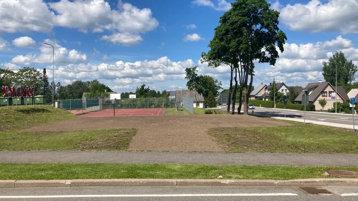 «Мертвые должны быть на кладбище. Только где они, эти мертвые?»