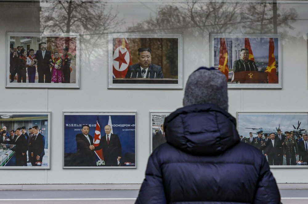 A photo exhibition outside of the North Korean embassy in Moscow, 30 October 2024. Photo: EPA-EFE/YURI KOCHETKOV