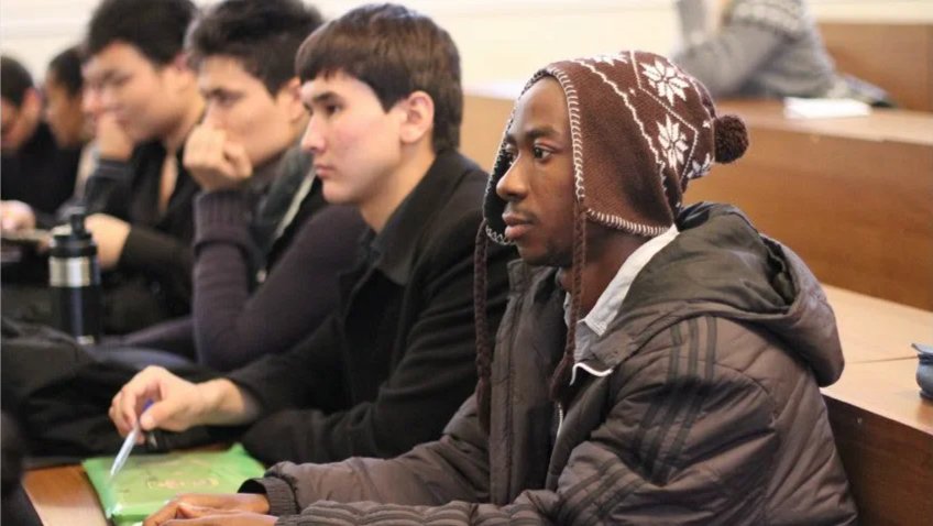 Smadzeņu ieguve Krievijā.  Ārzemju studenti iestājas Krievijas augstskolās rekordlielā skaitā, lai gan karš Ukrainā neliecina par beigšanās pazīmēm