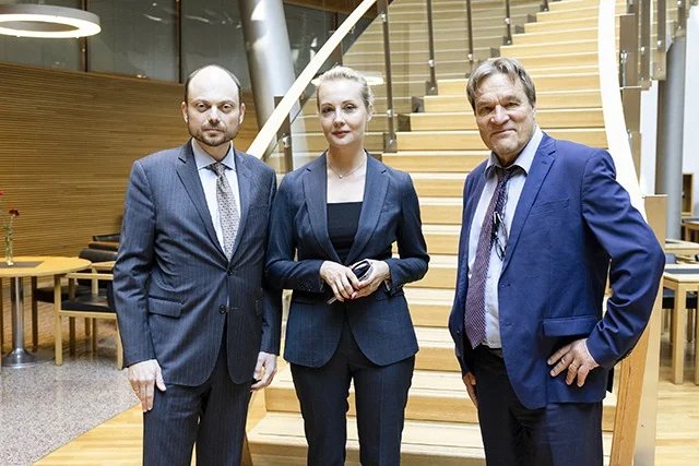 Kiljunen with Russian opposition figures Vladimir Kara-Murza and Yulia Navalnaya. Photo: Facebook