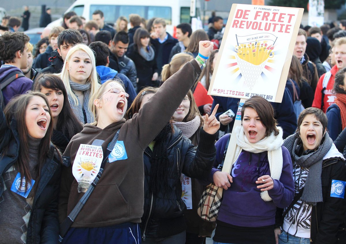 Акция протеста против продолжающихся переговоров о формировании правительства, Брюссель, Бельгия, 17 февраля 2011 года. Фото: Julien Warnand / EPA-EFE