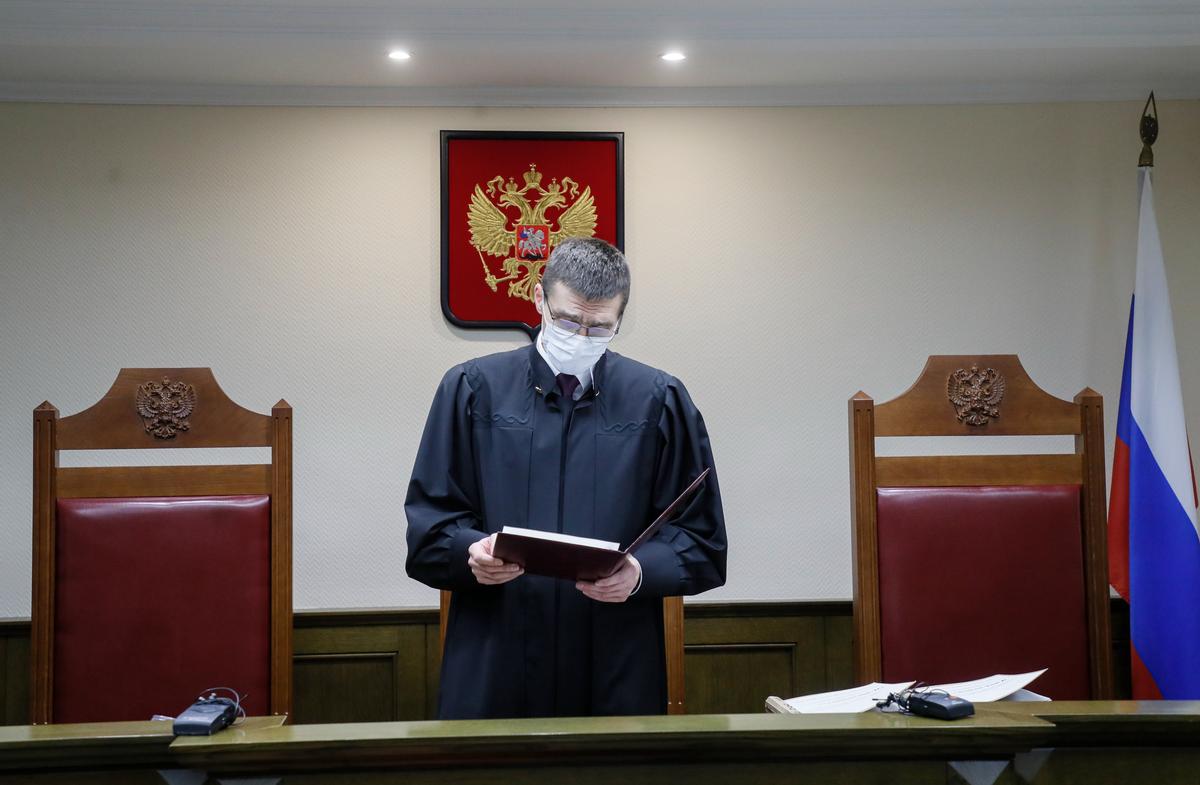 Judge Oleg Nefyodov reads out his ruling at Russia's Supreme Court, 30 November 2023. Photo: EPA-EFE / Yuri Kochetkov