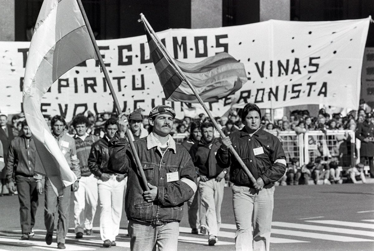 Ветераны Фолклендской/Мальвинской войны на военном параде во время празднования Дня независимости Аргентины 9 июля 1989 года в Буэнос-Айресе. Фото: Ricardo Ceppi / Getty Images