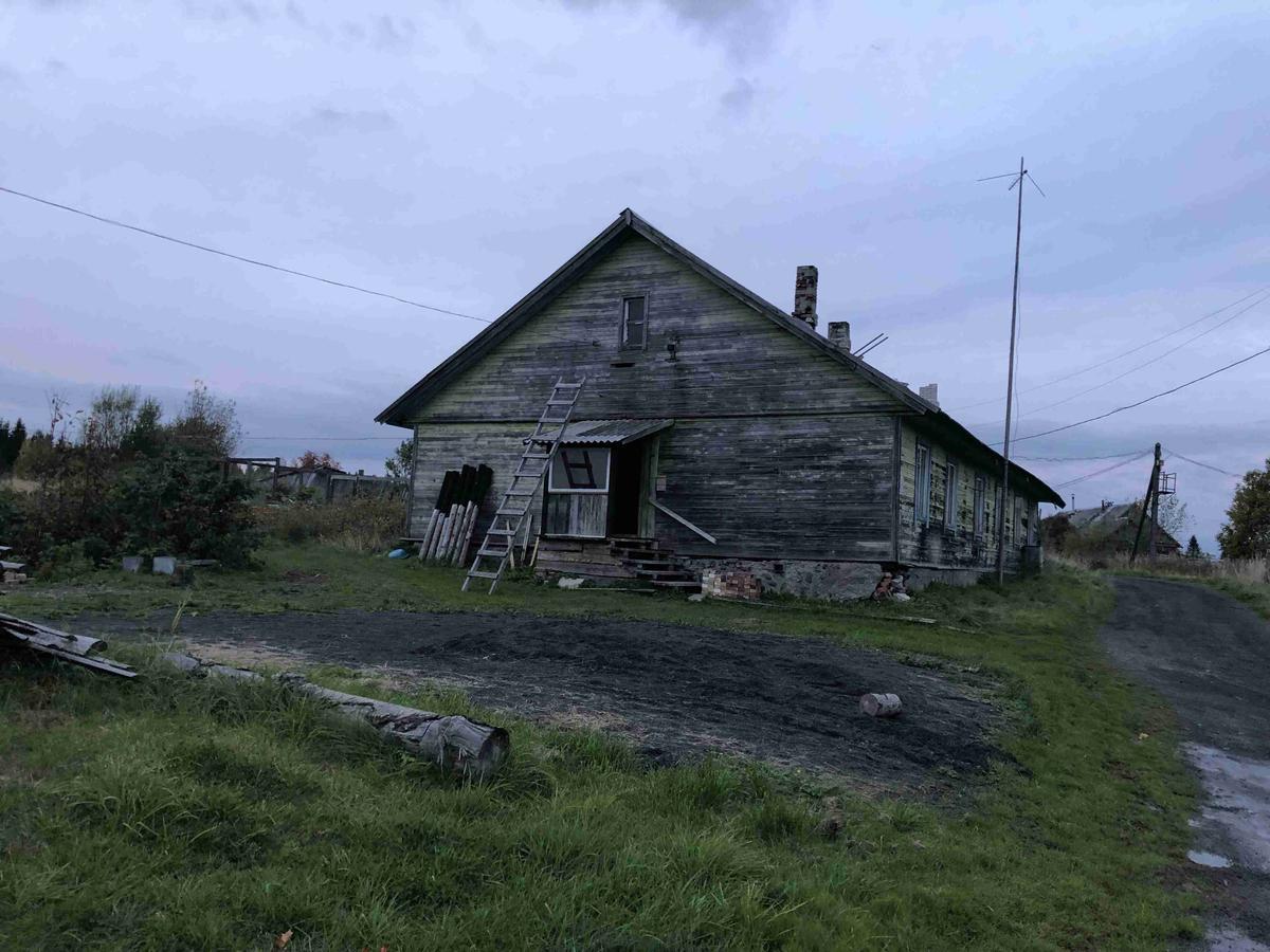 Глушь. Репортаж из села Деревянное, где пришедший с войны наемник с  товарищем убили шесть человек. Хотя в этом селе и так уже все мертвы —  просто еще не знают об этом —