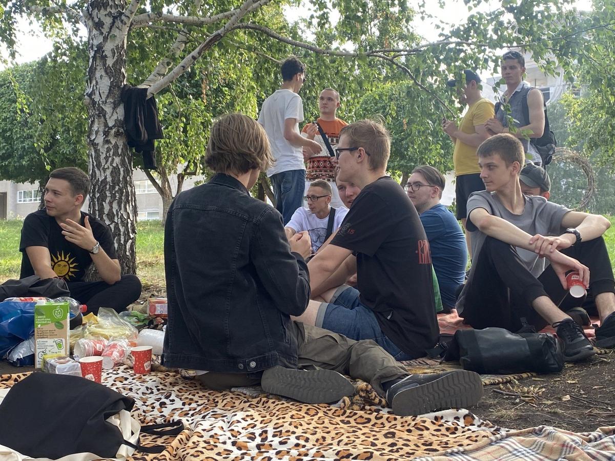 Участники «гомофобного пикника». Фото: Татьяна Сонина