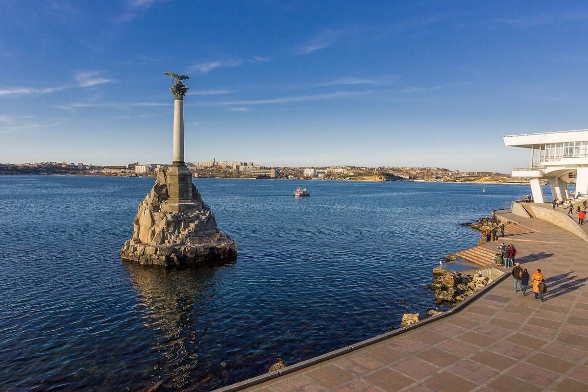 Monument to the Sunken Ships in Sevastopol. Photo: Wikipedia