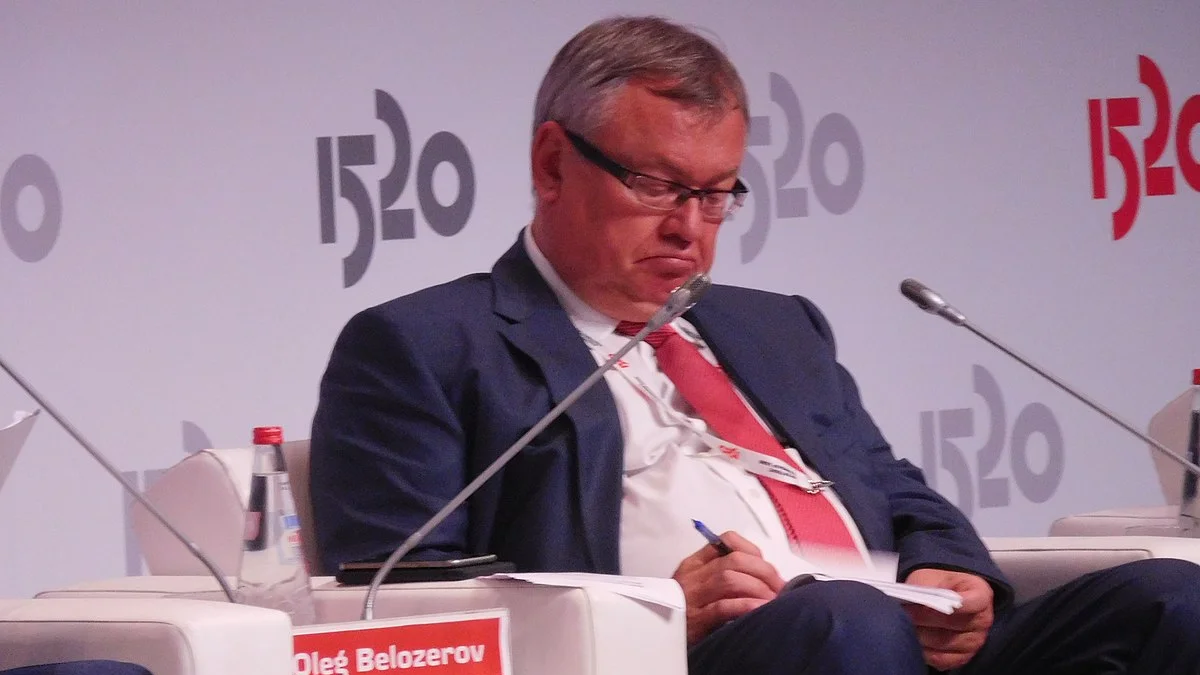 «Важные истории»: в 2020 году глава ВТБ Андрей Костин зарабатывал 1 млрд рублей в месяц