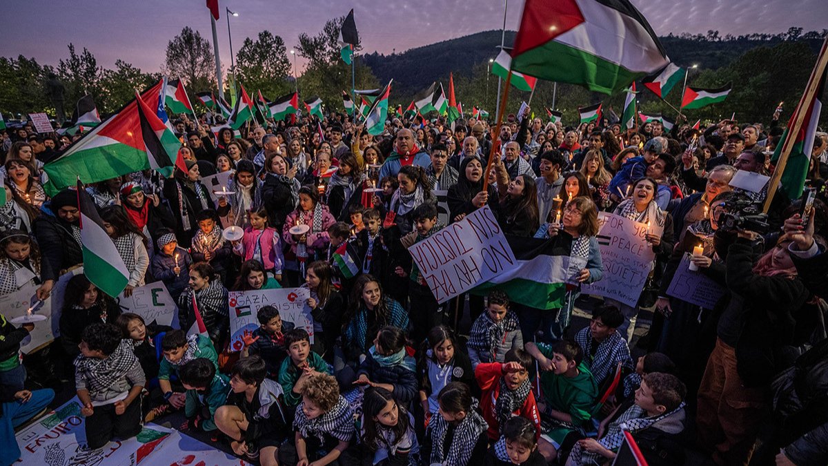 По всему миру проходят акции в поддержку Палестины, несмотря на запреты местных властей