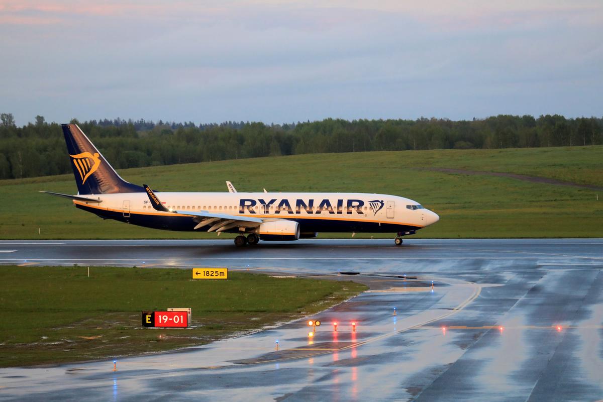 The Ryanair Boeing 737-800 that was forced to land in Minsk on false pretences finally touches down in Vilnius, Lithuania, 23 May 2021. Photo: EPA-EFE