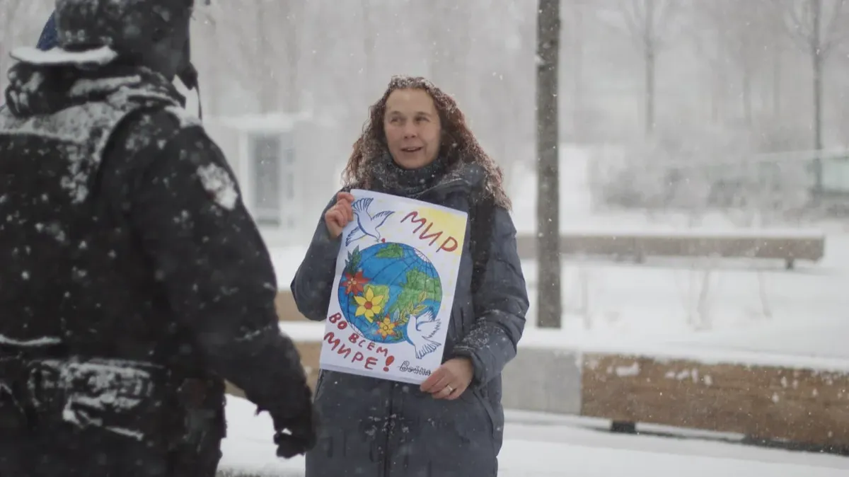 Разорвать паспорт — или разорвать душу?