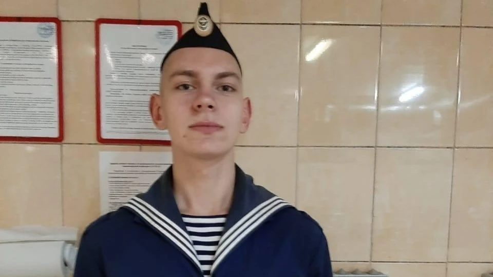 «Никто не объясняет, почему командиры живы, а моего ребенка нет»