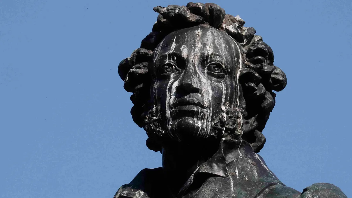 Из ЕГЭ по литературе предложили убрать Пушкина, Лермонтова и Гоголя