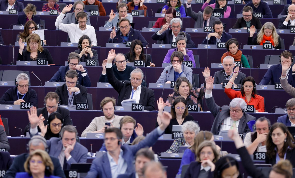 Члены Европейского парламента во время голосования, Страсбург, Франция, 23 апреля 2024 года. Фото: Ronald Wittek / EPA-EFE
