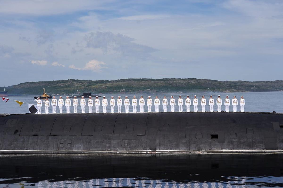 Submarine officers in Russia’s Northern Fleet stand to attention in Severomorsk, in the Murmansk region, to mark Navy Day, 28 July. Photo:  Russian Defence Ministry