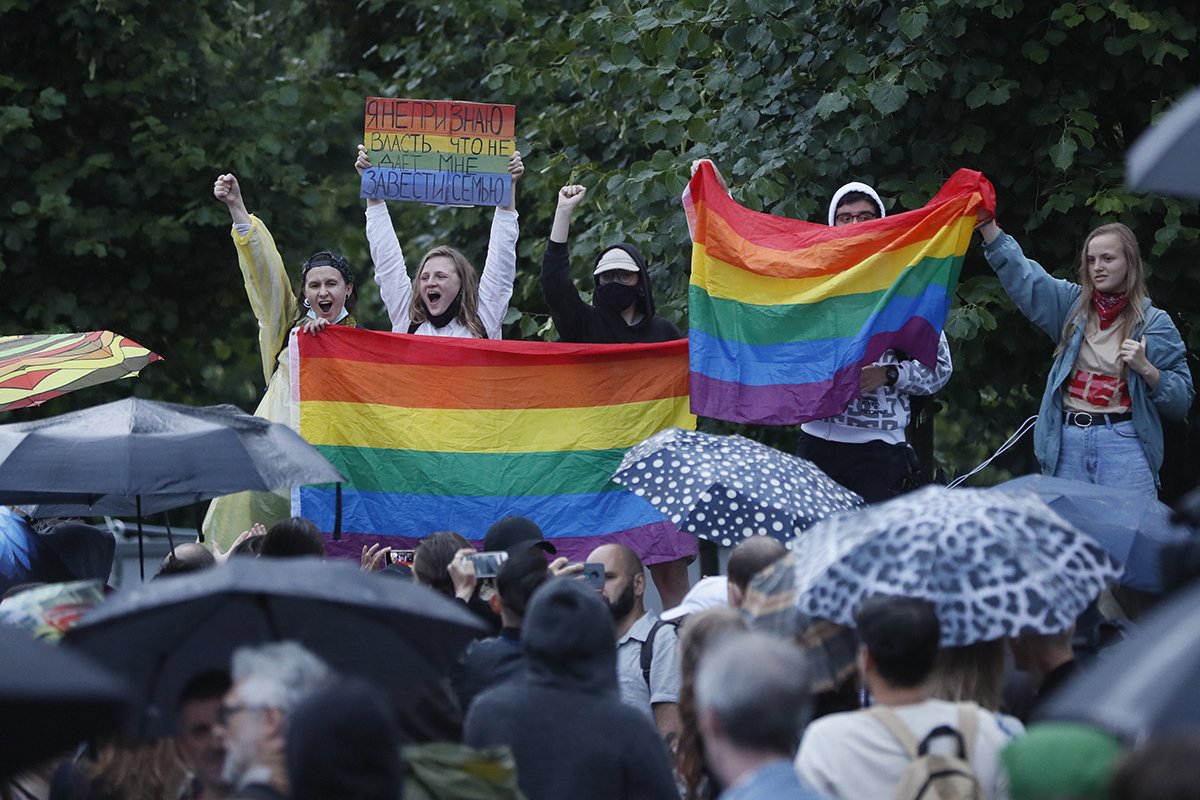 Акция протеста по итогам голосования по поправкам в Конституцию РФ на Пушкинской площади в Москве, 15 июля 2020 года. Фото: Юрий Кочетков / EPA-EFE