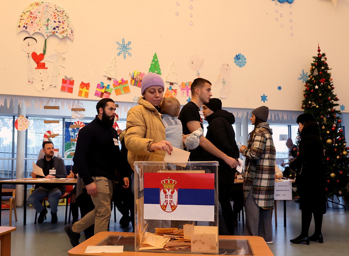 Выборы в Белграде, 17 декабря 2023 года. Фото: Andrej Cukic / EPA-EFE