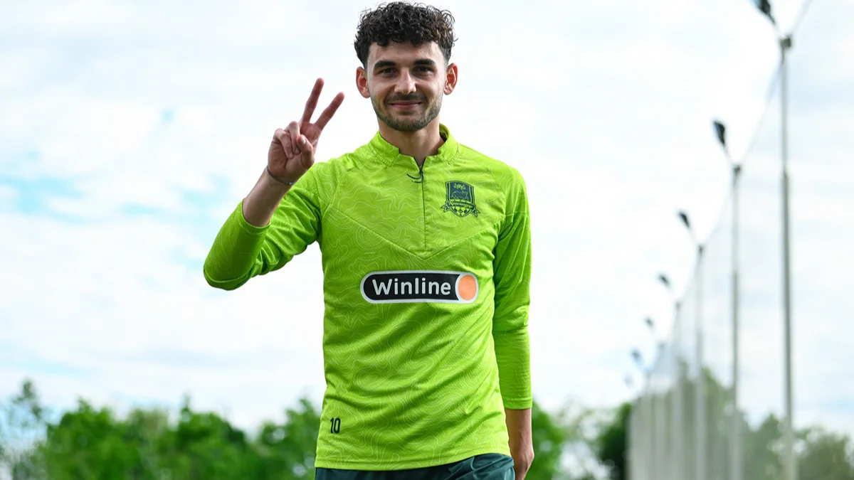 «Краснодар» отказался продать самого дорогого футболиста РПЛ Эдуарда Сперцяна в Англию. Российский клуб опасается, что не получит деньги из-за санкций