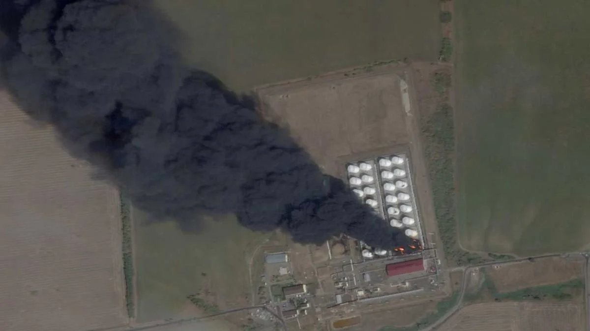 A satellite image of a burning oil depot in Astakhov, in southern Russia’s Rostov region. Photo: Planet Labs Inc. / Reuters / Scanpix / LETA