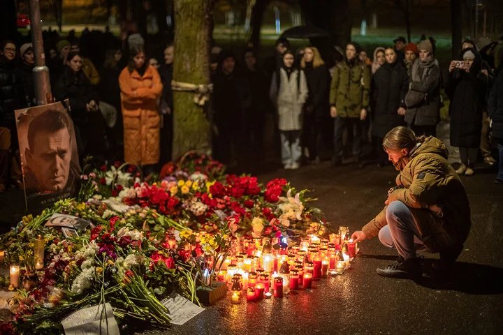 A rally in memory of Alexey Navalny on Prague's Boris Nemtsov Square outside the Russian embassy, 1 March 2024. Photo: Martin Divisek / EPA-EFE