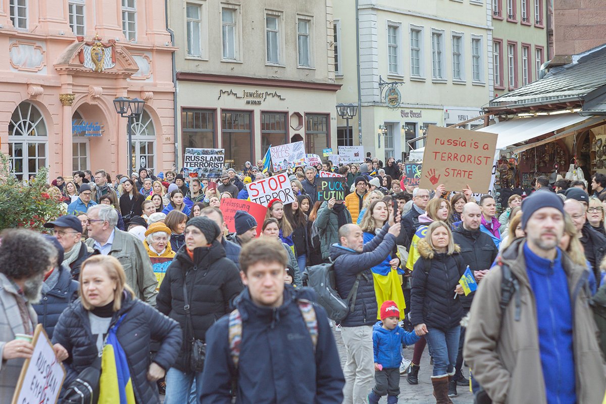 Tubimi në mbështetje të Ukrainës, Heidelberg, Gjermani, 24 shkurt 2024.  Foto: Alexander Stepanov / Novaya Gazeta Europe