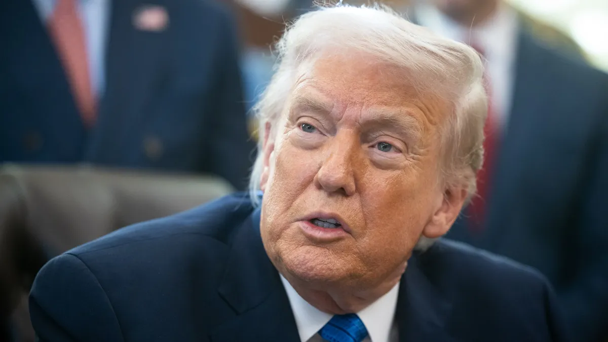 Дональд Трамп заявил, что начал с переговоры о Гренландии с европейскими странами