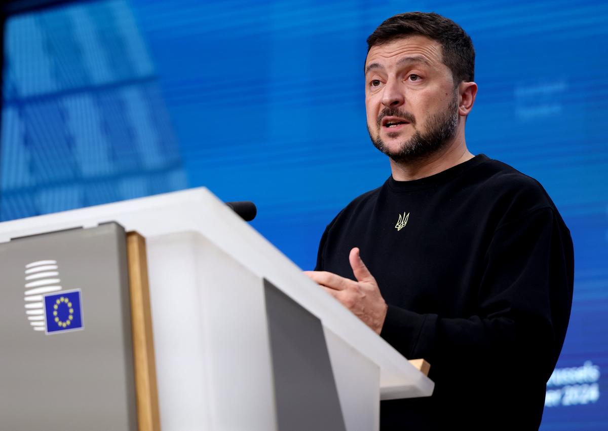 Ukrainian President Volodymyr Zelensky speaks to reporters after attending the European Council summit in Brussels, Belgium, 17 October 2024. Photo: EPA-EFE / CHRISTOPHER NEUNDORF