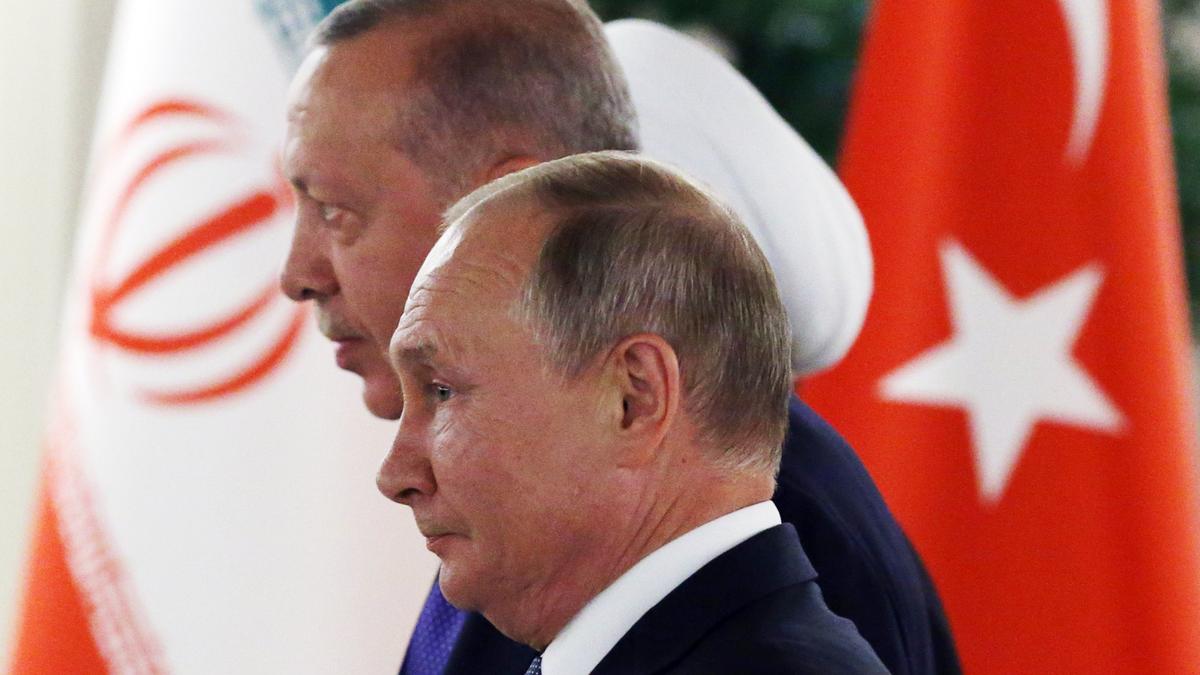 «Турция будет делать всё, чтобы усидеть на обеих “табуретках”»