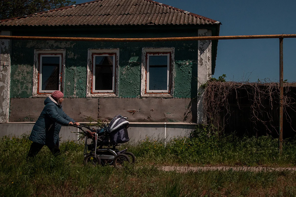 На наших глазах, как костры, пылали дома». Репортаж из Белгородской  области, где беженцев из приграничных сел принуждают возвращаться, даже  если обстрелы продолжаются — Новая газета Европа