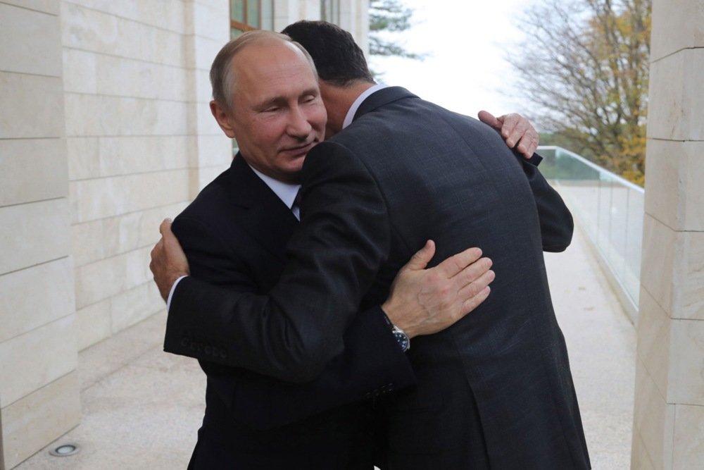 Vladimir Putin welcomes Bashar al-Assad during their meeting in the Black sea resort of Sochi, Russia, 20 November 2017. Photo: EPA-EFE/MICHAEL KLIMENTYEV/SPUTNIK/KREMLIN / POOL