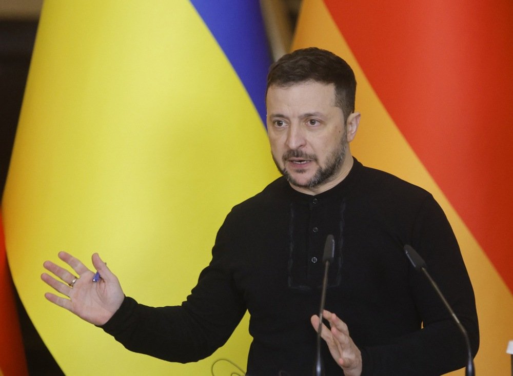 Volodymyr Zelensky at a press conference with German chancellor Olaf Scholz in Kyiv on 2 December. Photo: EPA-EFE/SERGEY DOLZHENKO