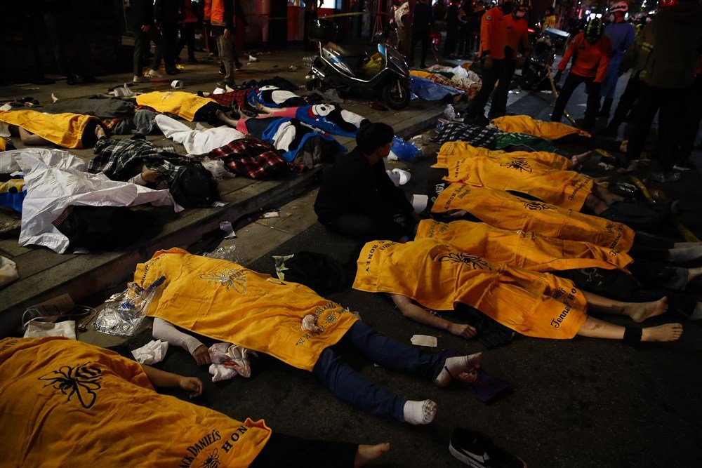 Погибшие во время давки в Сеуле. Фото: ЕРА