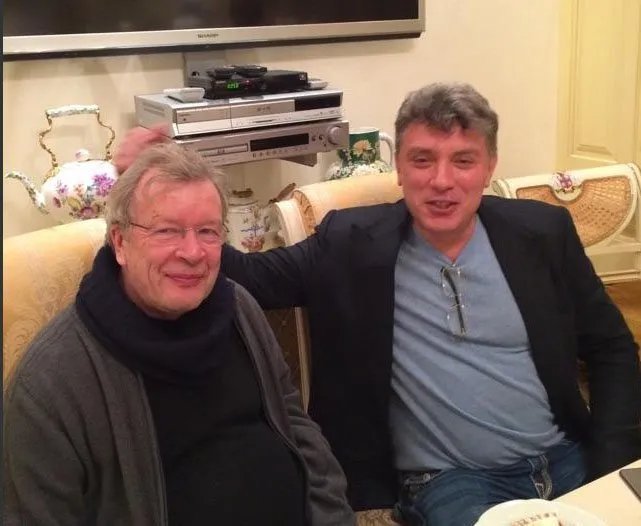 Виктор Ерофеев и Борис Немцов. Фото: <a href="https://nemtsov-most.org/2016/09/15/victor-erofeev-borya-will-be-remembered-more-and-more/">nemtsov-most.org