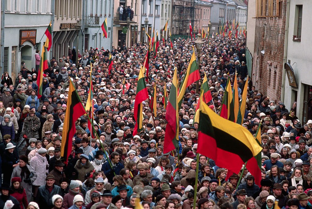 A group of Lithuanians demonstrate for independence from the Soviet Union. 1989. Photo: Peter Turnley / Corbis / VCG / Getty Images