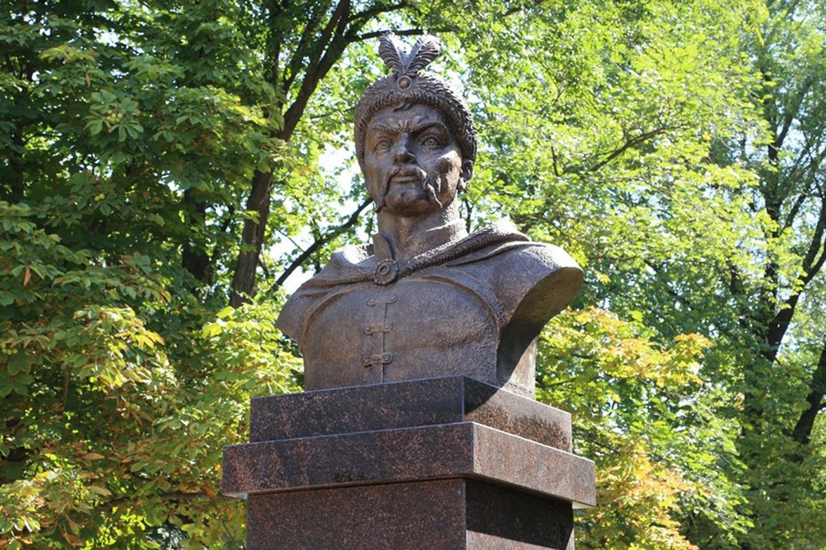 Памятник Богдану Хмельницкому в Белгороде. Фото: администрация города Белгорода