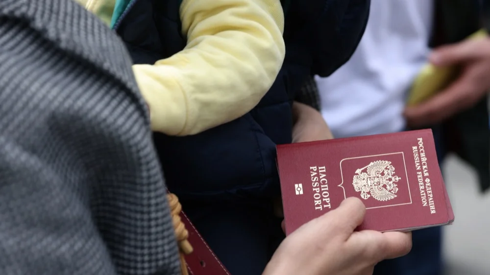 Russians in Serbia wait in line on the final day of voting in the Russian presidential election in Belgrade. Photo: EPA-EFE/ANDREJ CUKIC