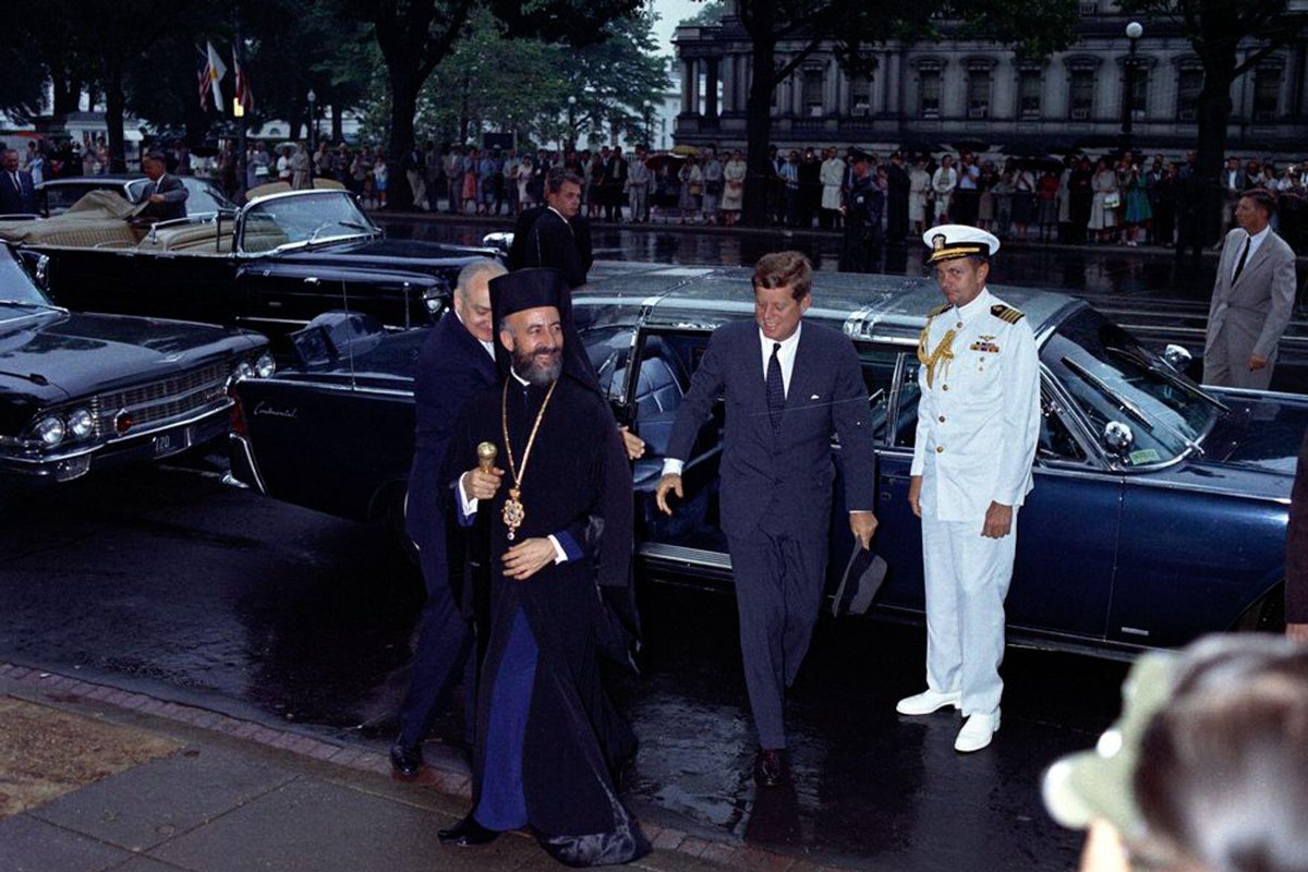 Президент США Джон Кеннеди вместе с президентом Кипра Макарием III. Фото: Gibson Moss / Alamy / Vida Press