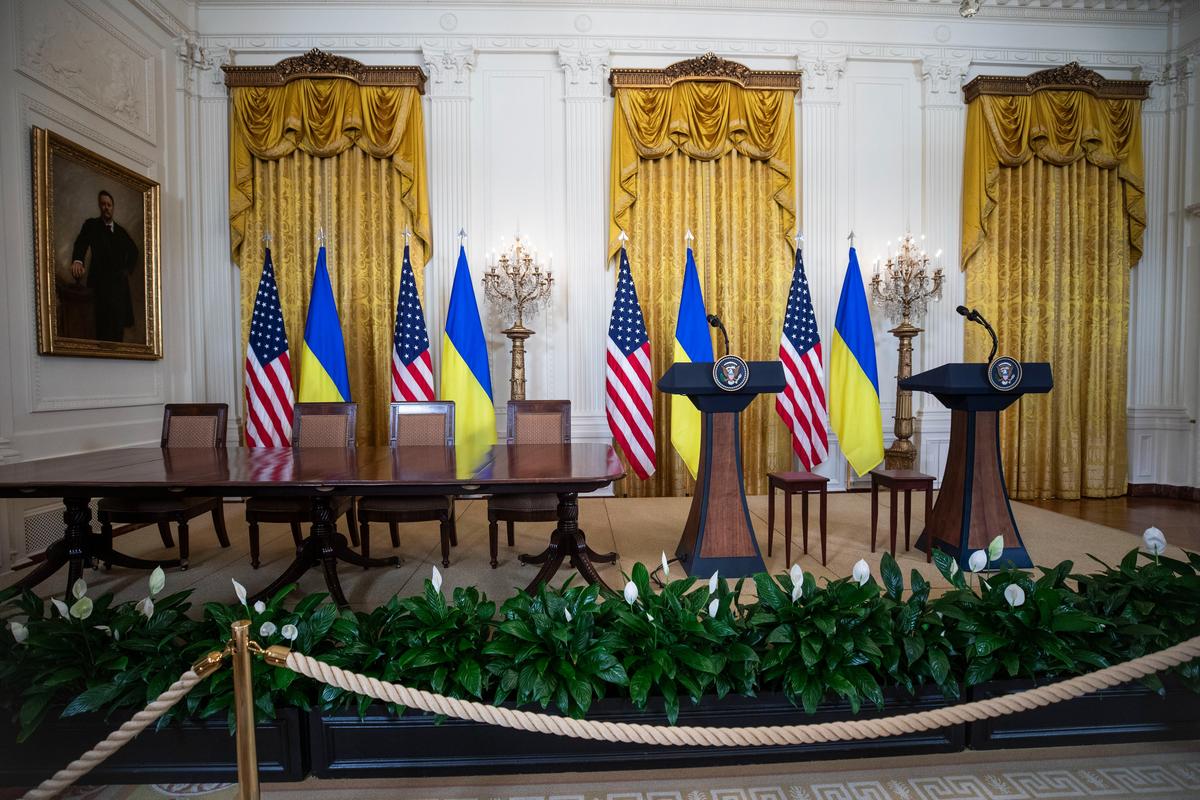 Podiums for the cancelled Trump-Zelensky joint press conference in the White House, Washington, 28 February 2025. Photo: EPA-EFE/JIM LO SCALZO