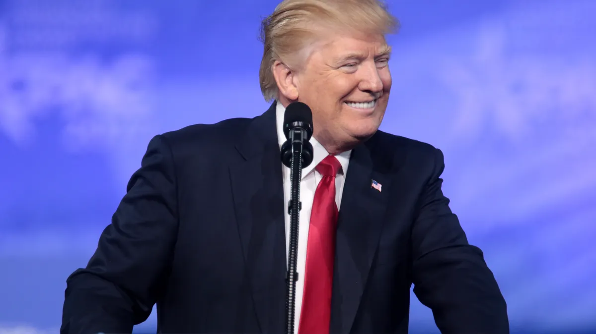 Дональд Трамп победил на первых внутрипартийных выборах кандидата в президенты в штате Айова