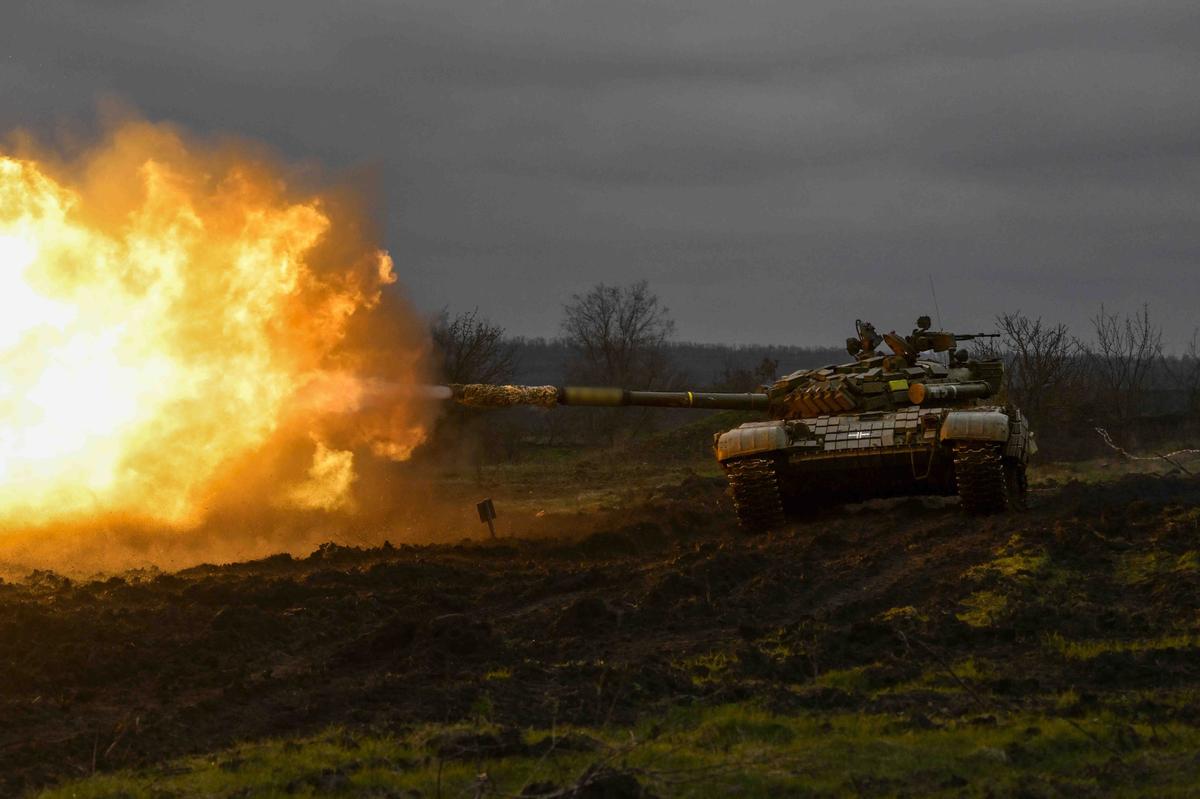 Украинские военные под Бахмутом. Фото: Muhammed Enes Yildirim / Anadolu Agency / Getty Images