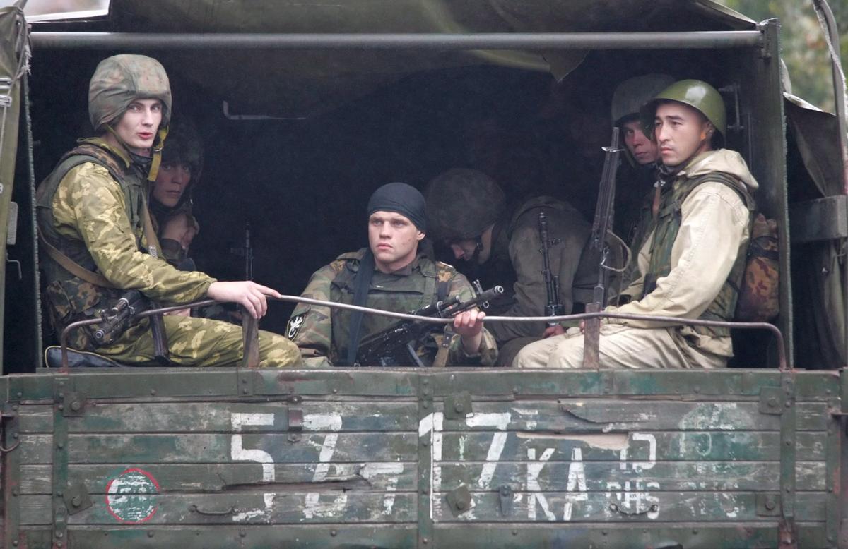 Российские военные в Чечне, 2005 год. Фото: EPA / ANATOLY MALTSEV