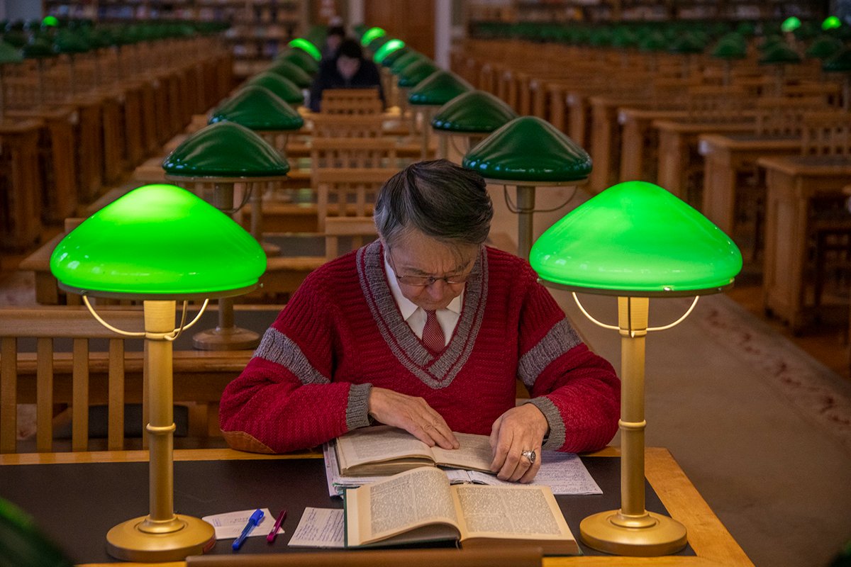 Читатель в Российской Национальной Библиотеки Санкт-Петербурга. Фото: Дмитрий Цыганов