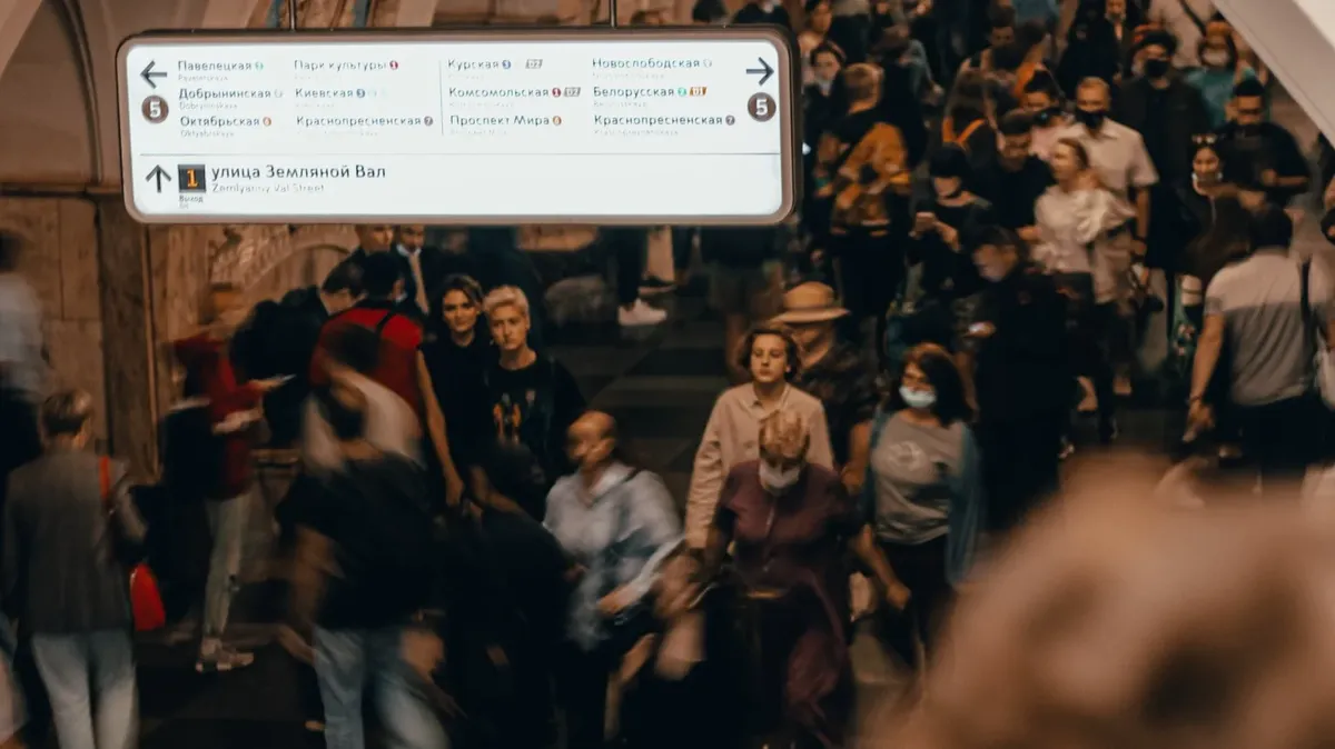 Как «корона» языком слизала