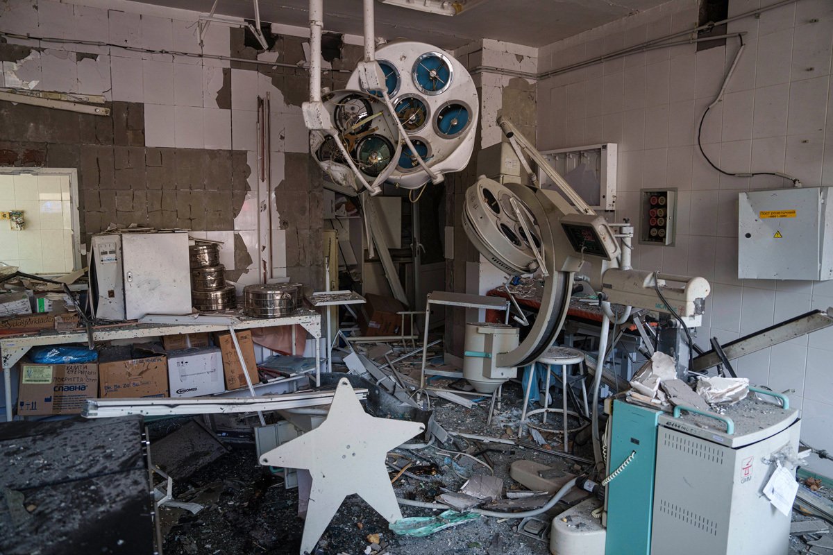 An operating theatre destroyed at the Okhmatdyt Children’s Hospital. Photo: Yevgeny Maloletka / AP Photo / Scanpix / LETA