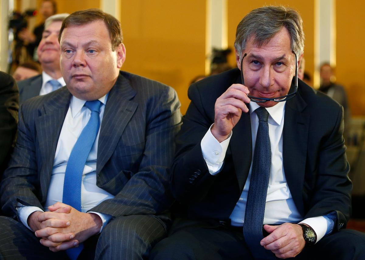 Pyotr Aven (right) and Mikhail Fridman. Photo: REUTERS/Sergei Karpukhin