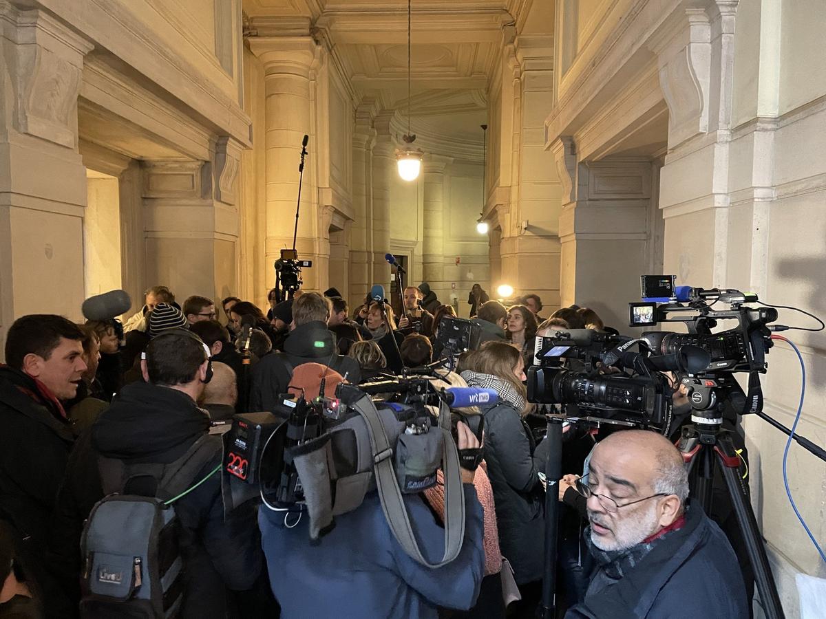Журналисты в день слушаний по делу вице-президента Европейского парламента Евы Кайли и еще трех человек, подозреваемых в получении крупных сумм. Брюссель, Бельгия. Фото: Omer Tugrul Cam / Anadolu Agency / Getty Images