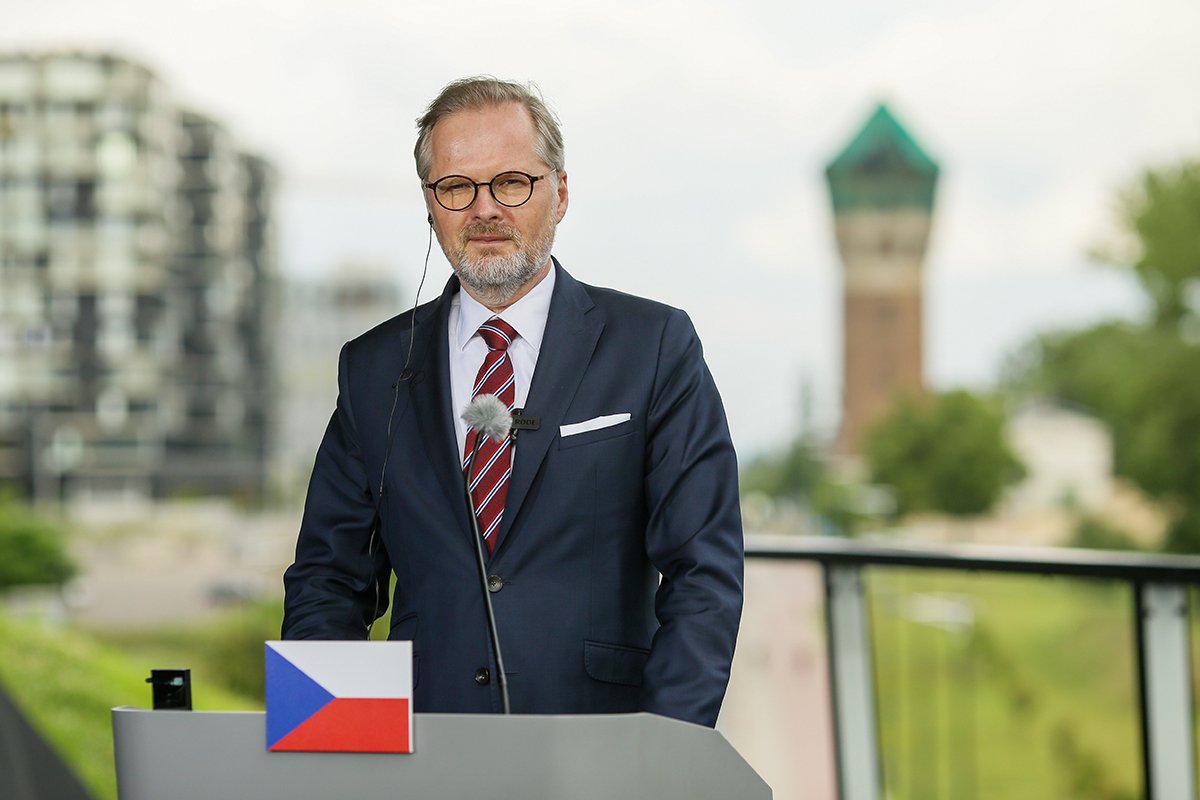 Kryeministri çek Petr Fiala në një konferencë për shtyp pas një takimi në Qendrën e Kongresit Ndërkombëtar në Katowice, Poloni, 20 korrik 2023.  Foto: Zbigniew Meissner / EPA-EFE