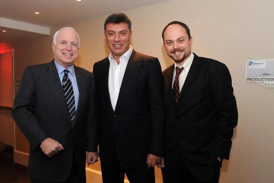 Vladimir Kara-Murza, Boris Nemtsov, and John McCain. Photo:  Nemtsov Bridge