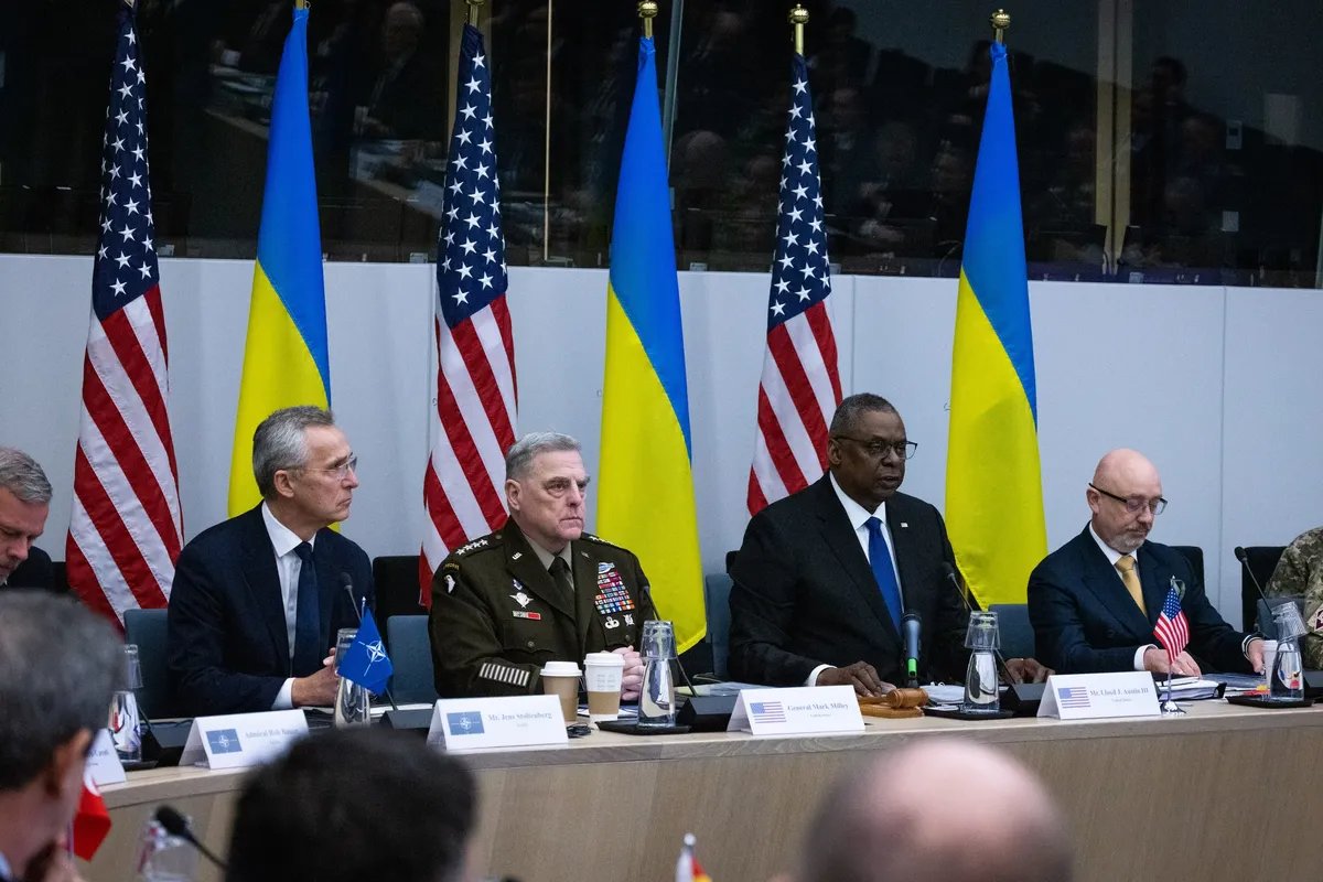 Left to right: , NATO Secretary General Jens Stoltenberg, Chairman of the US Joint Chiefs of Staff Mark Milley, US Secretary of Defence Lloyd Austin, Ukraine's Defence Minister Oleksiy Reznikov / Nato.int